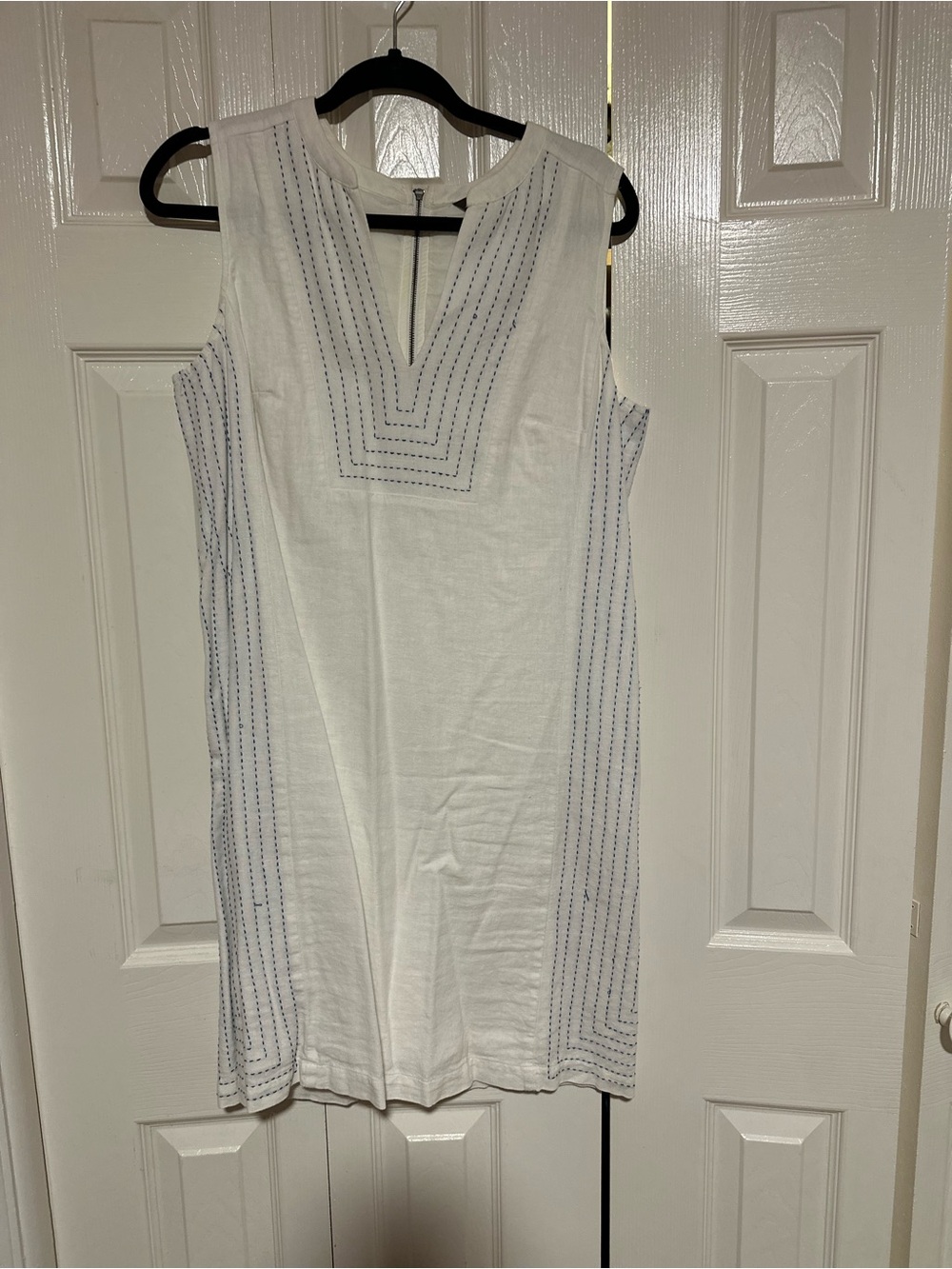 Tommy Bahama White Sleeveless V-Neck Embroidered Shift Dress